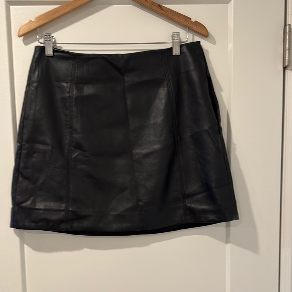 Aritzia Babaton Black Pencil Mini Skirt Night Out